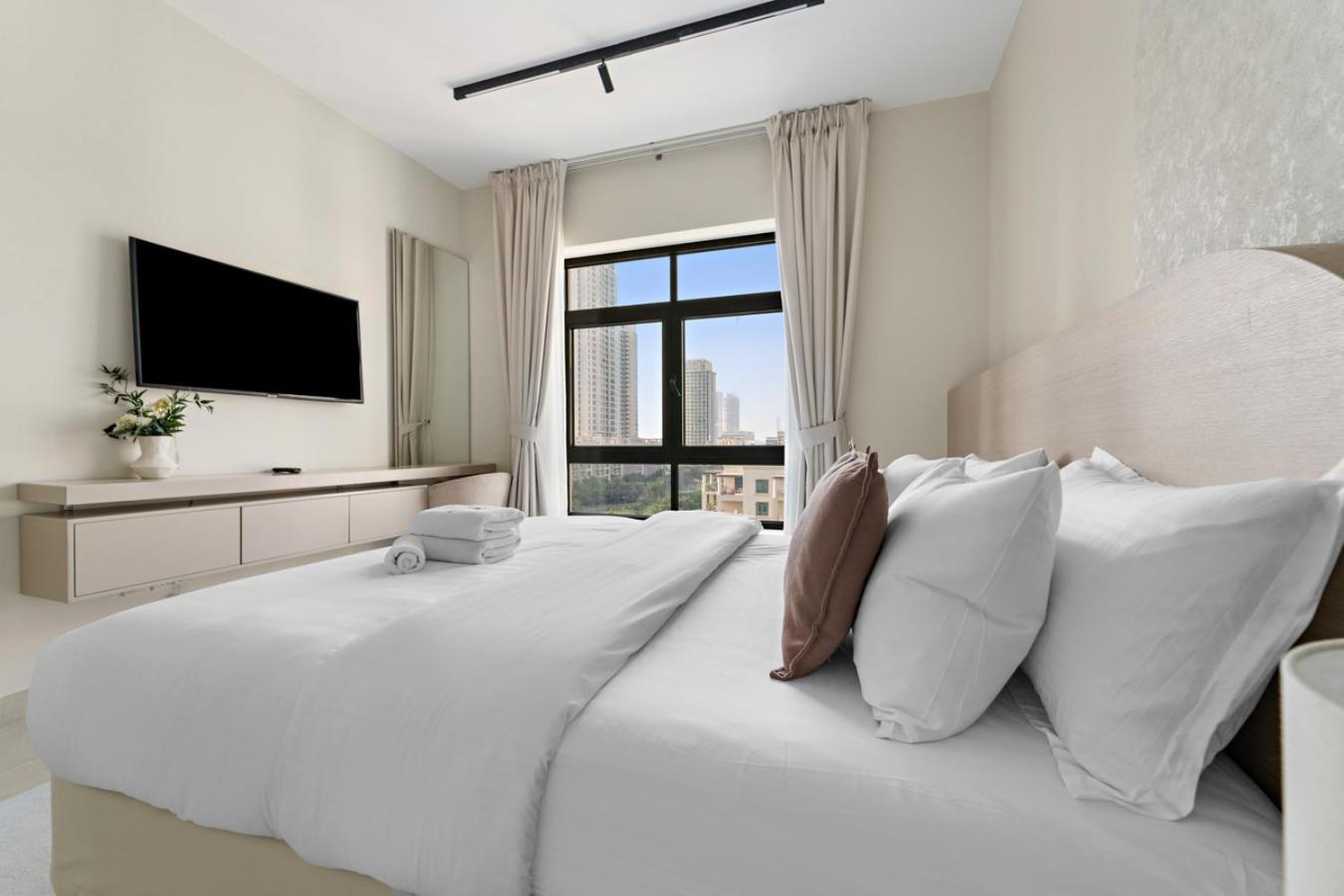 Stunning 2-bedroom Travo Apartemen *