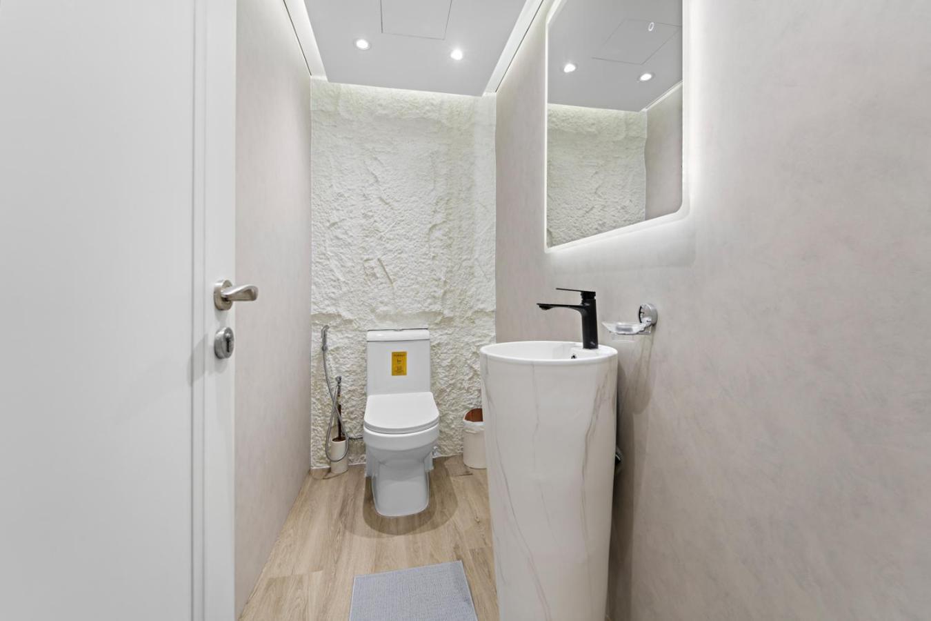 Apartemen Stunning 2-bedroom Travo *