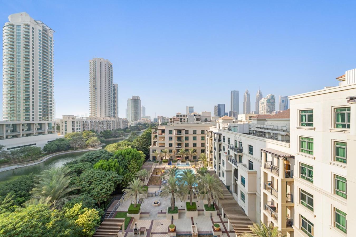 Apartemen Stunning 2-bedroom Travo *