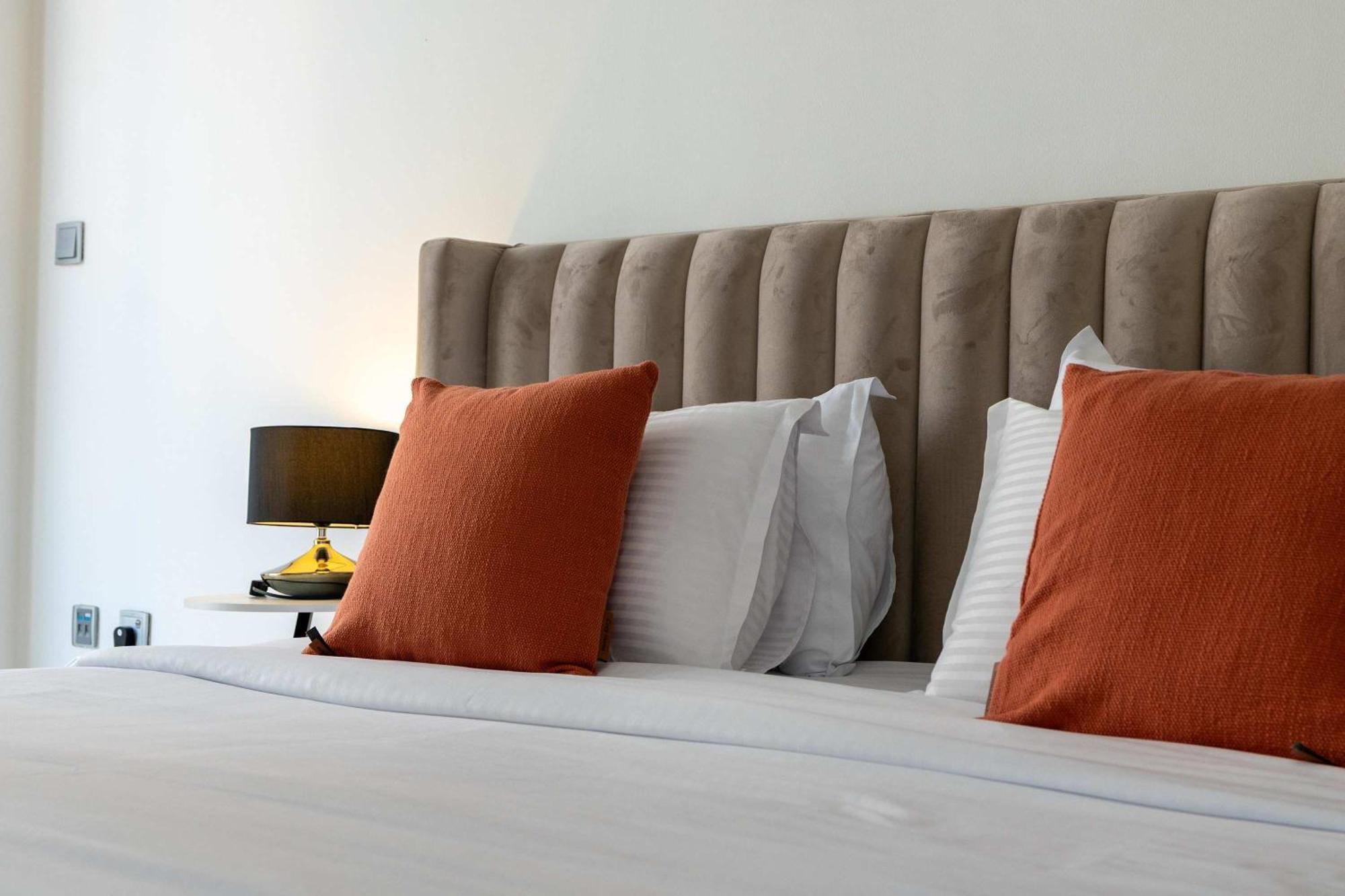 Sky View Marina - 2br - Private Beach - Cityapartmentstay Apartamento *