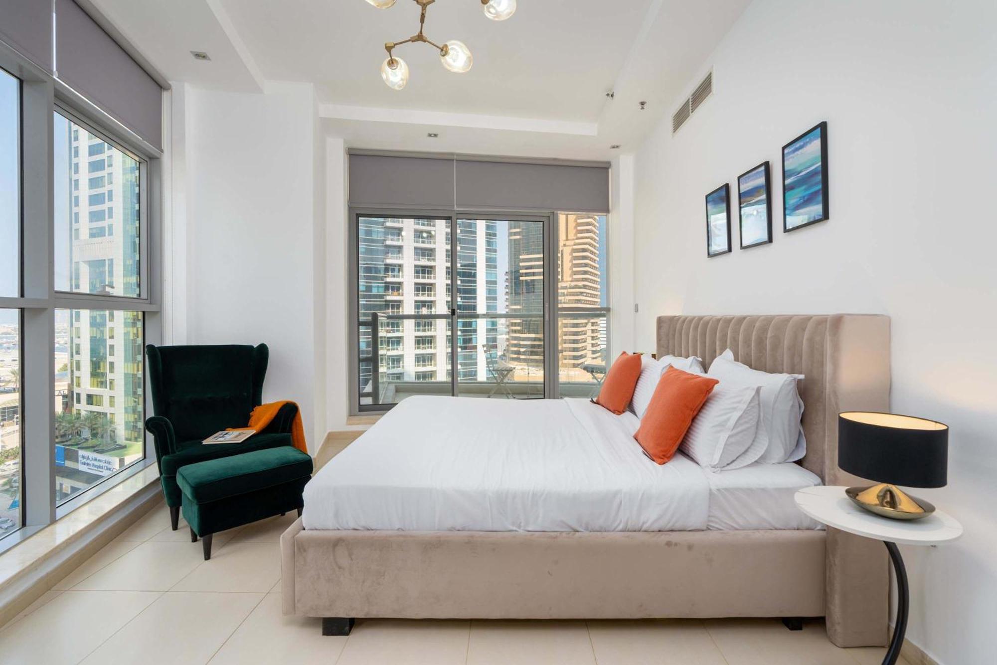 Sky View Marina - 2br - Private Beach - Cityapartmentstay