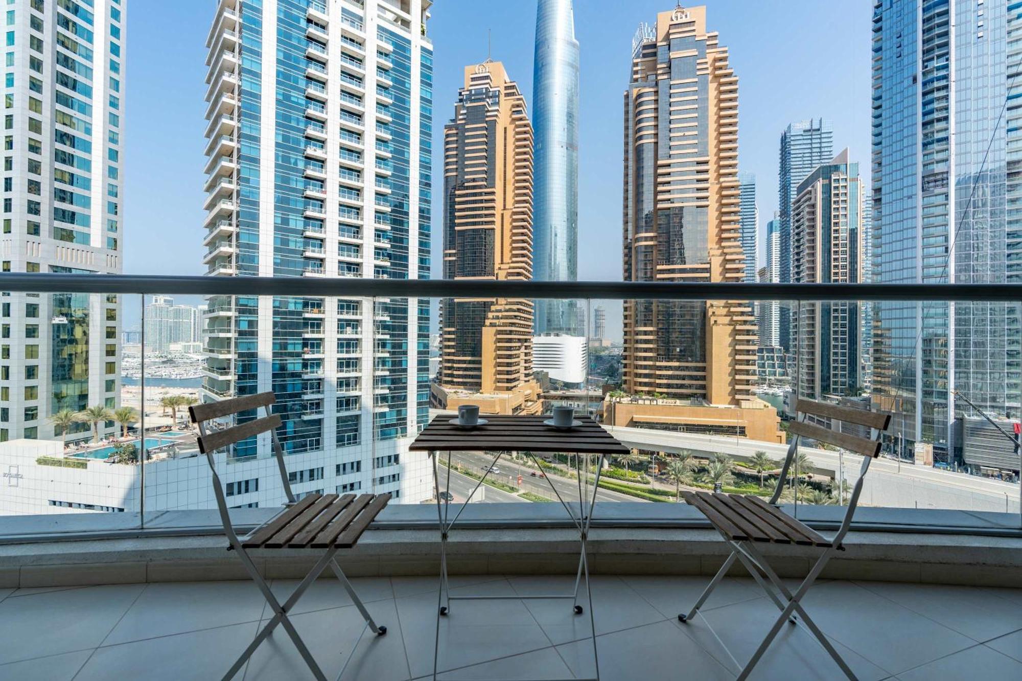 Sky View Marina - 2br - Private Beach - Cityapartmentstay