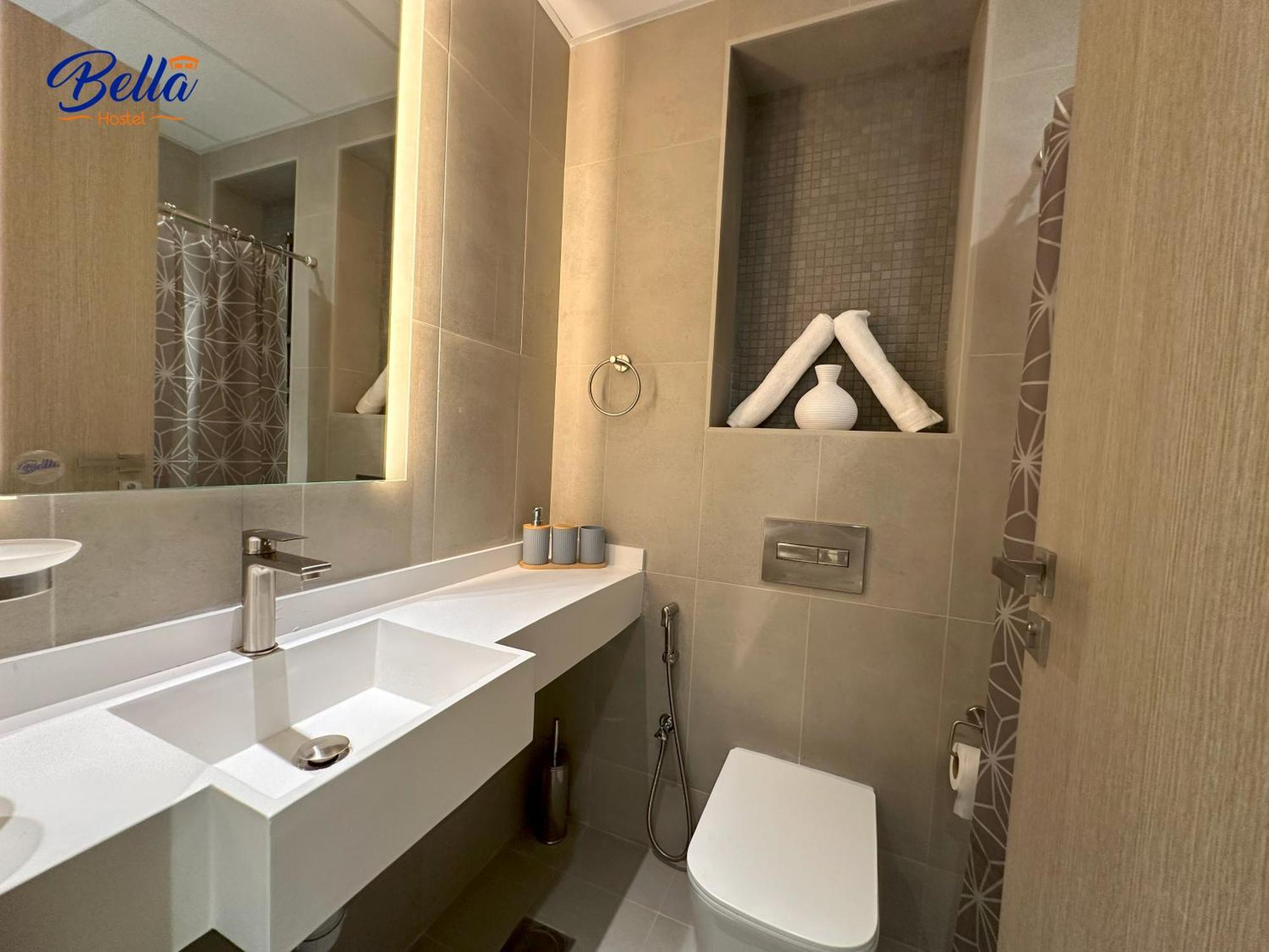 Bella - Luxury Private Master With Balcony Accommodatie bij particulieren Dubai