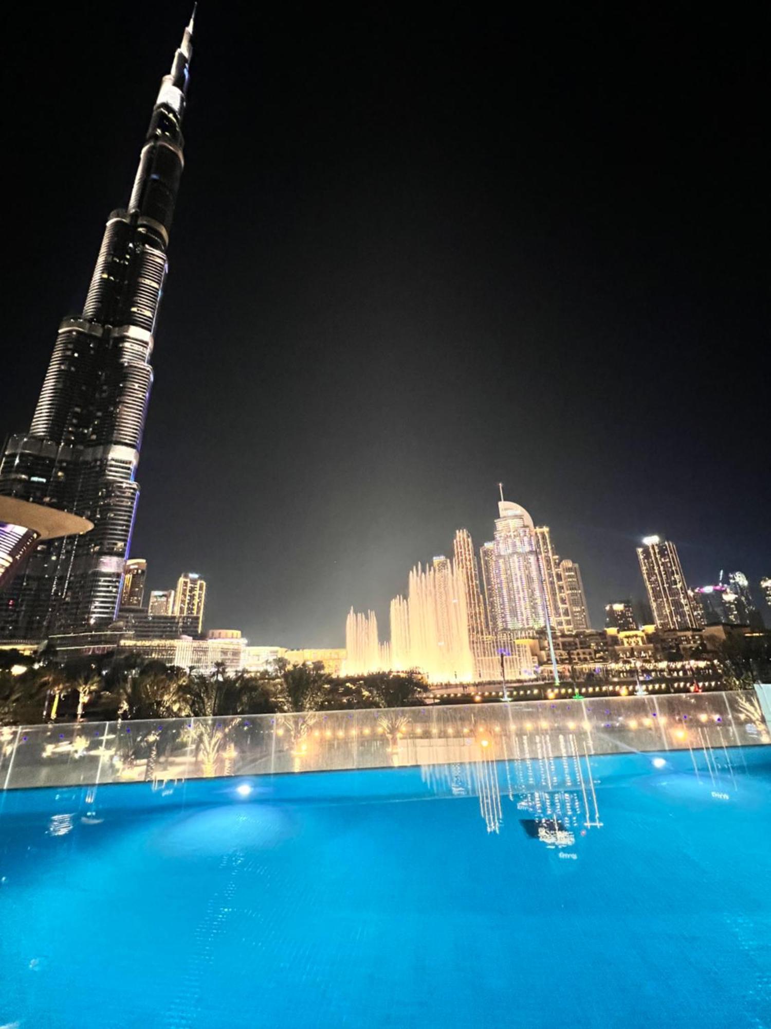 Luxury 1br 5min To Mall Burj Khalifa View From Pool Aparthotel