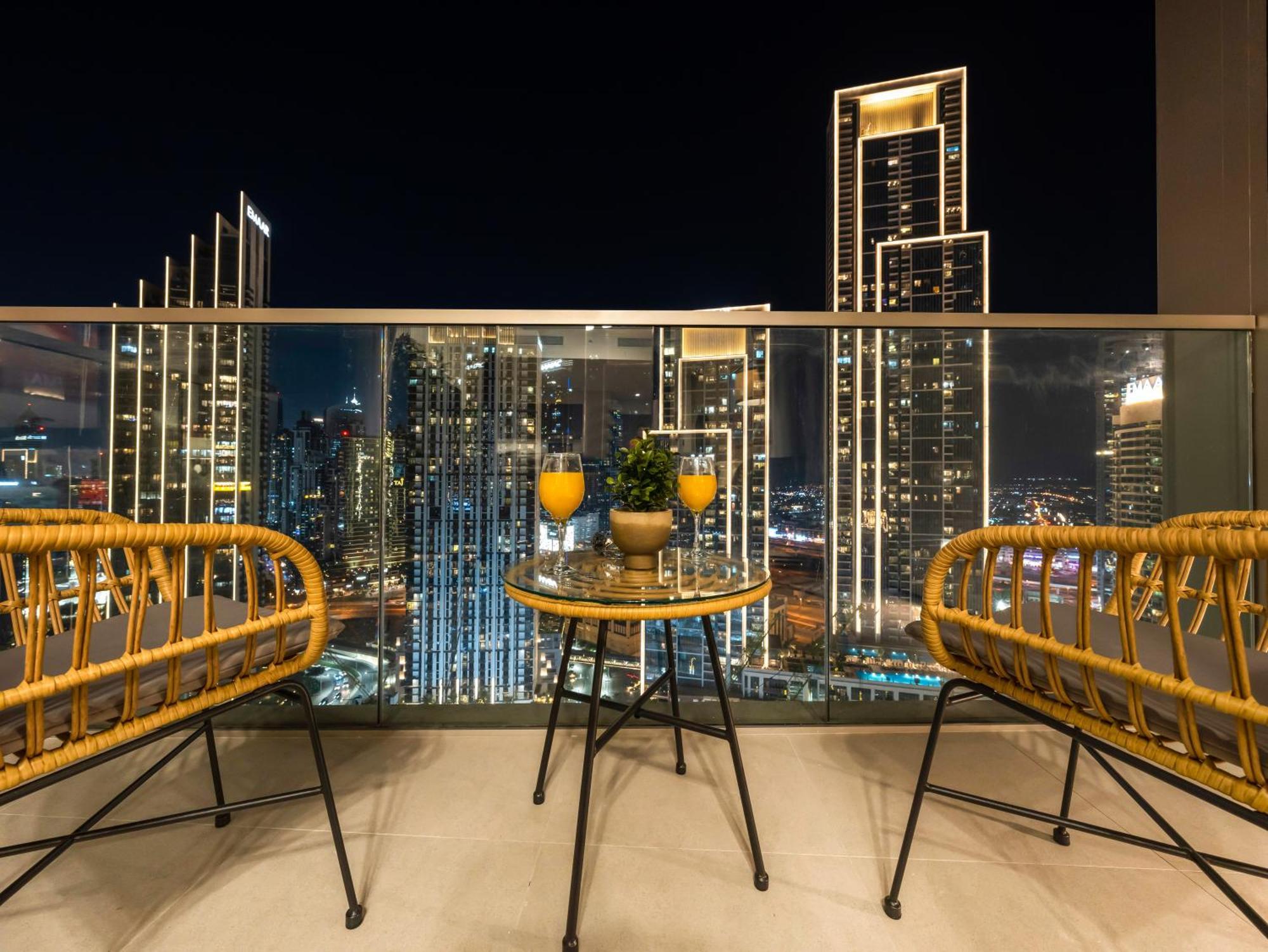 Luxury 1br 5min To Mall Burj Khalifa View From Pool 5* Dubai