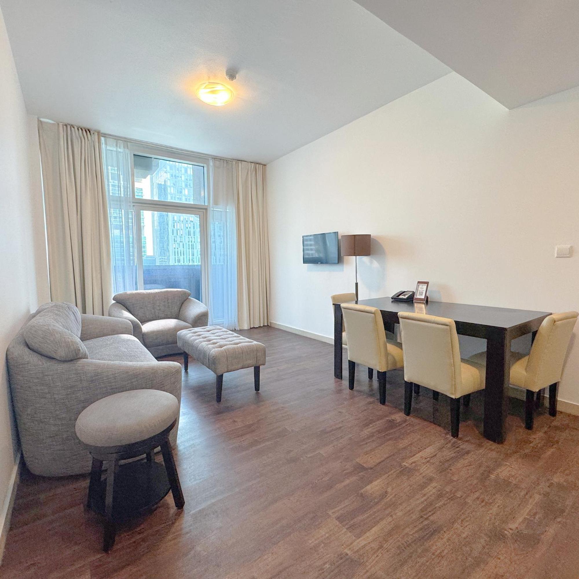 Emirates Grand Apartahotel 3*