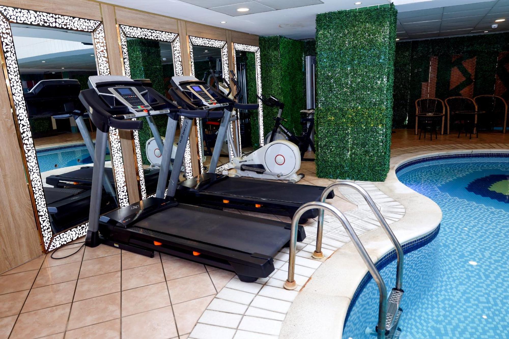 Queens Hotell 2*