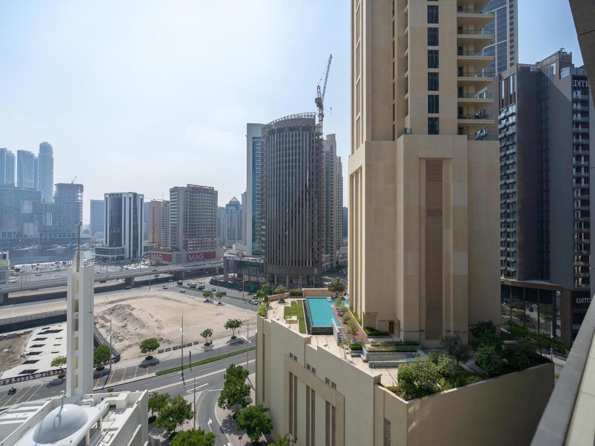 Luxurious Stylish Across Mall Burj Khalifa City Views