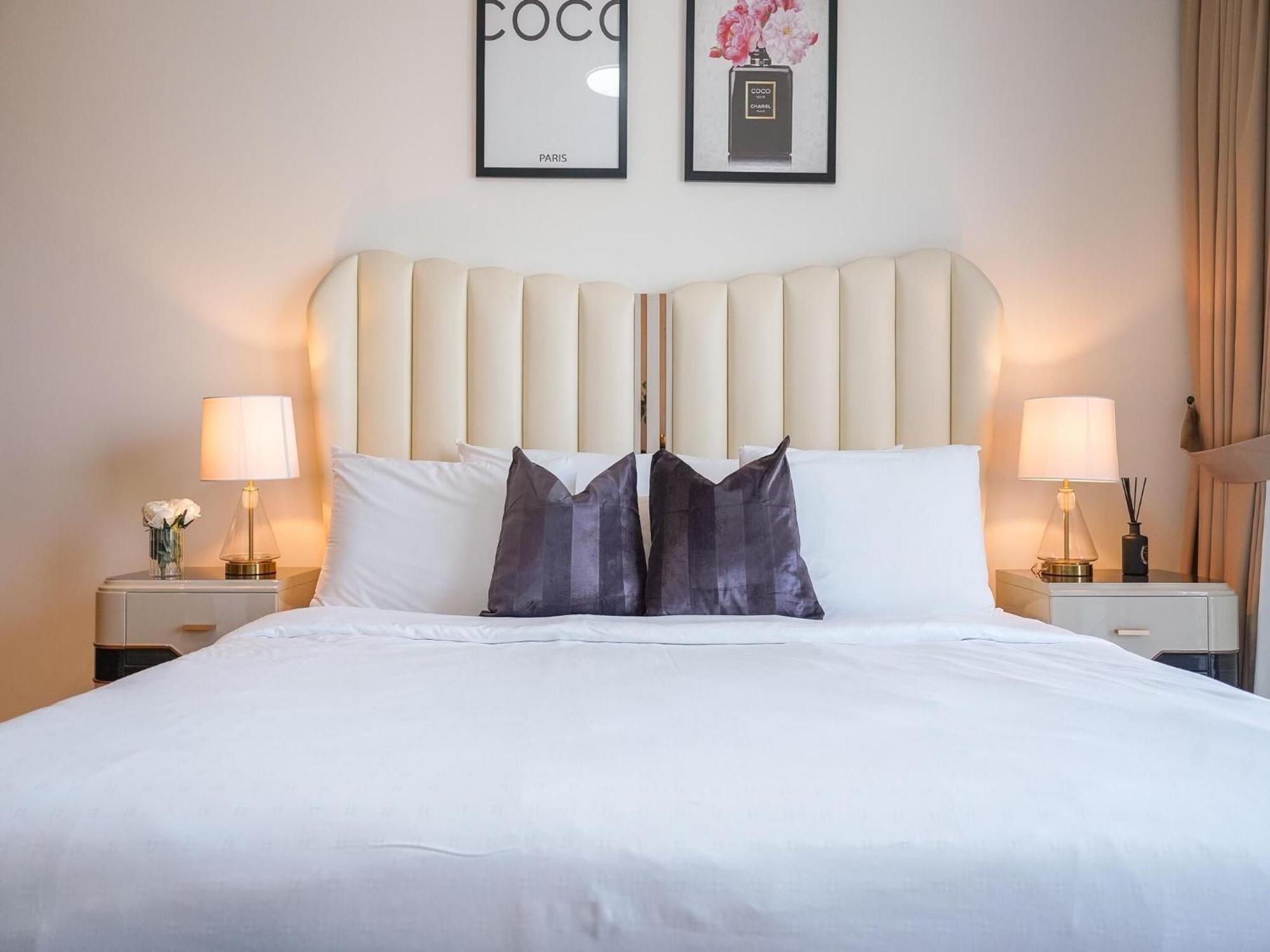 Luxurious Stylish Across Mall Burj Khalifa City Views *
