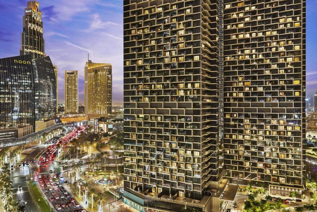 First Class 1br Modern Downtown Oasis