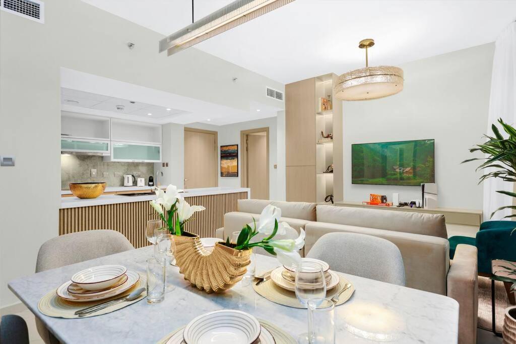 First Class 1br Modern Downtown Oasis *