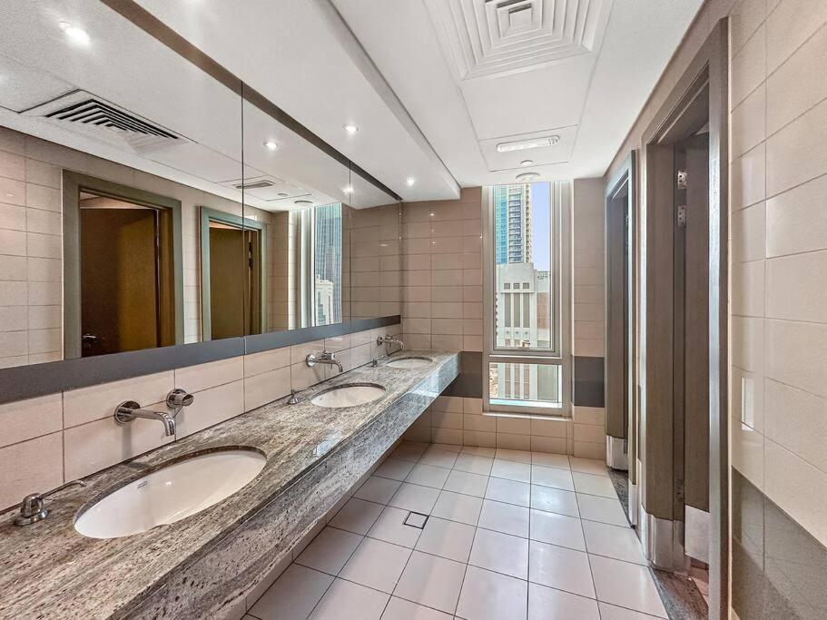 Appartement First Class 1br Modern Downtown Oasis Dubaï