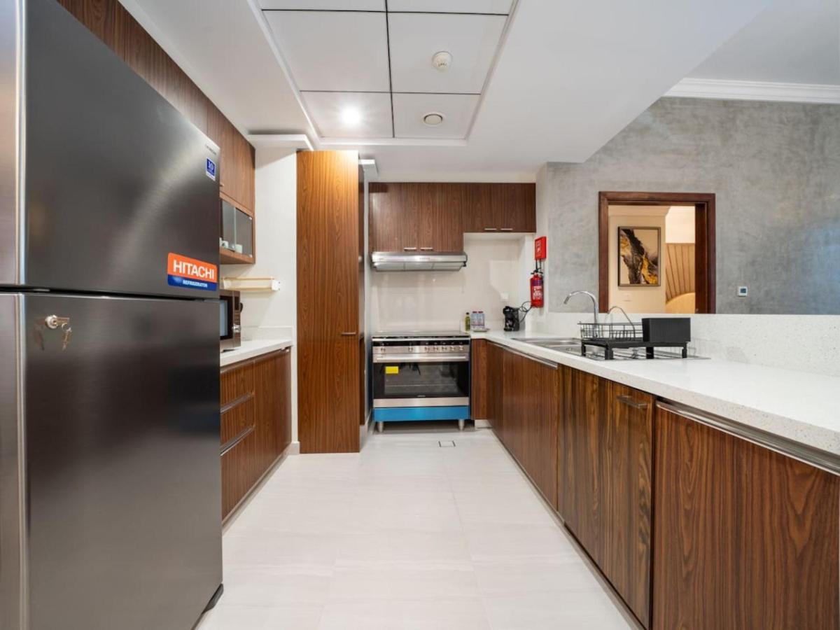 Elegant 2-bed Escape With Frame & Difc Views Dubaï