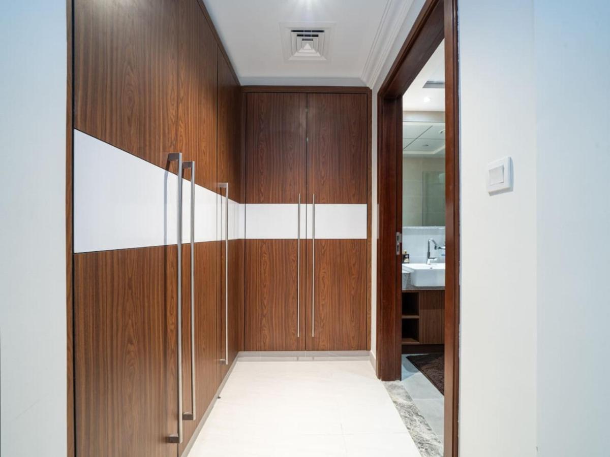 Elegant 2-bed Escape With Frame & Difc Views Appartement Dubaï