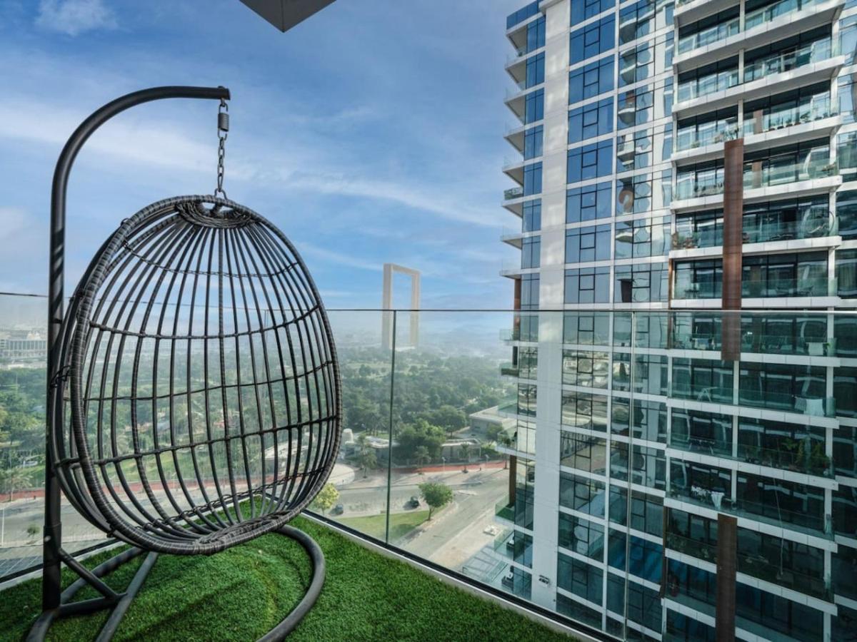 Elegant 2-bed Escape With Frame & Difc Views Dubaï