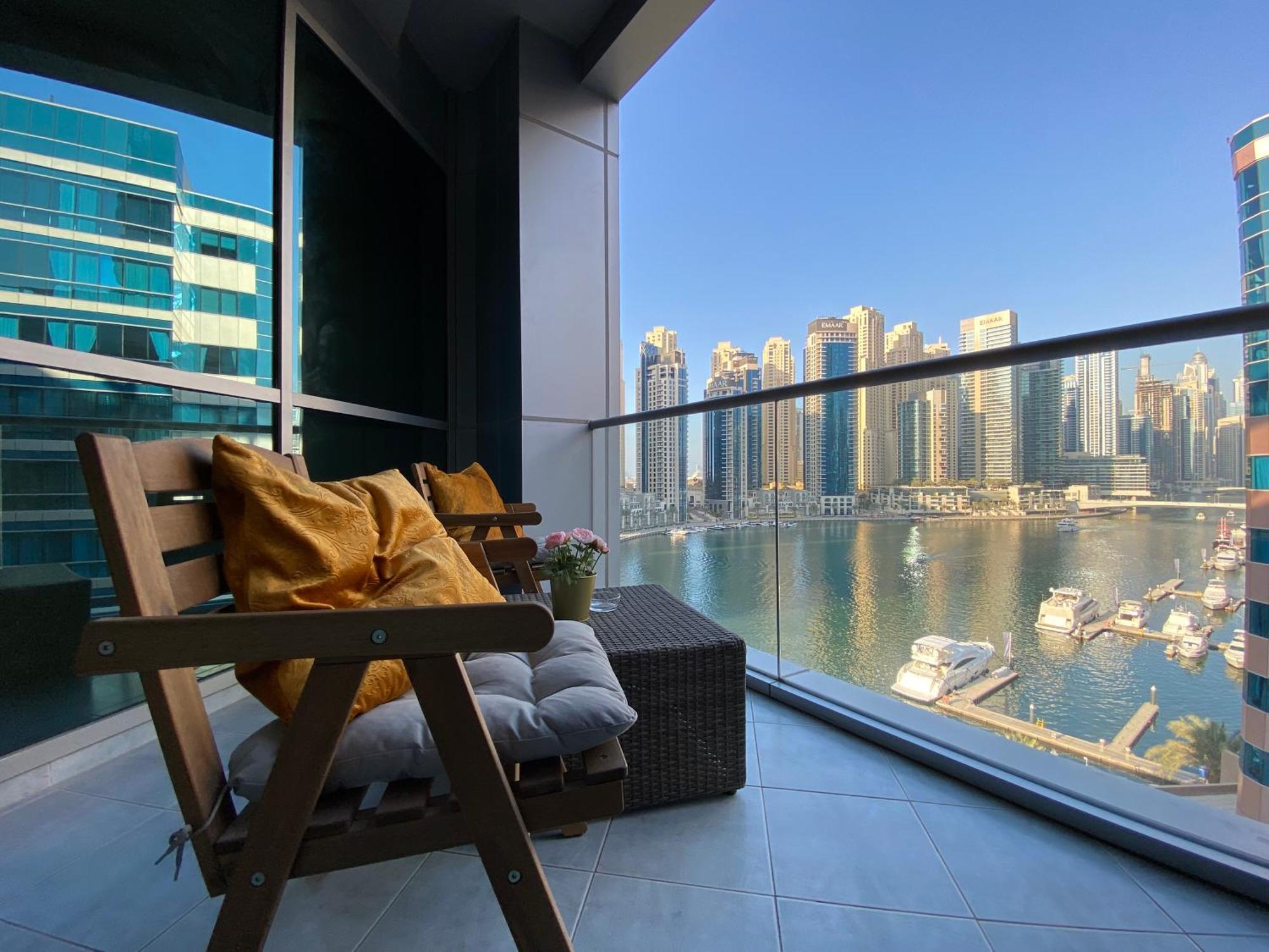 La Buena Vida Homes - Exquisite Spacious Luxe 1br , Full Marina View, Kitchen, 5 Min To Beach, Jbr And Marina Apartment