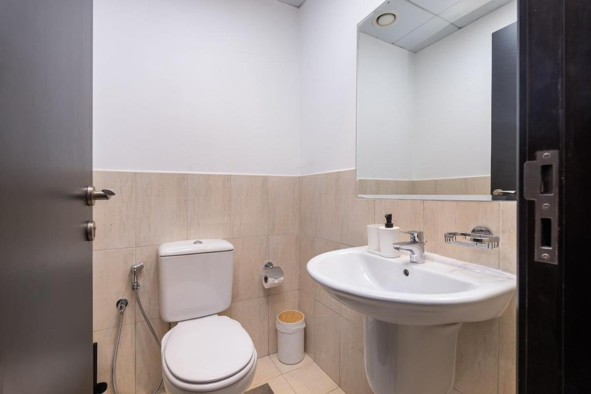 Relaxing Awesome 1-bedroom In Jvc Lejlighed Dubai