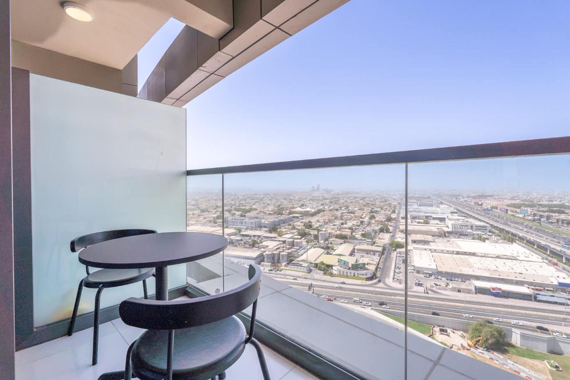 Modern Cozy 2-bedroom In Business Bay Apartment *