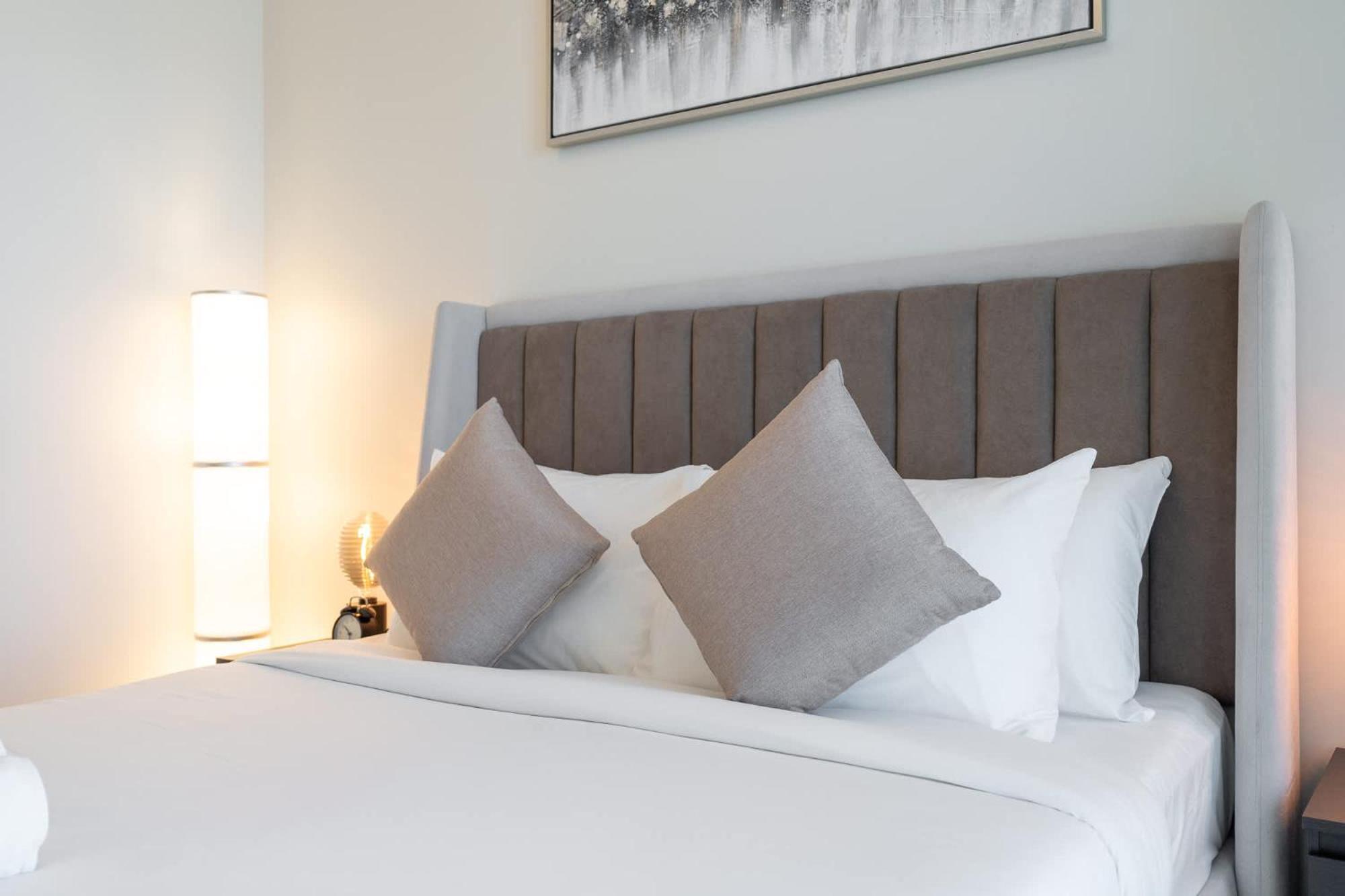Modern Cozy 2-bedroom In Business Bay * Dubai