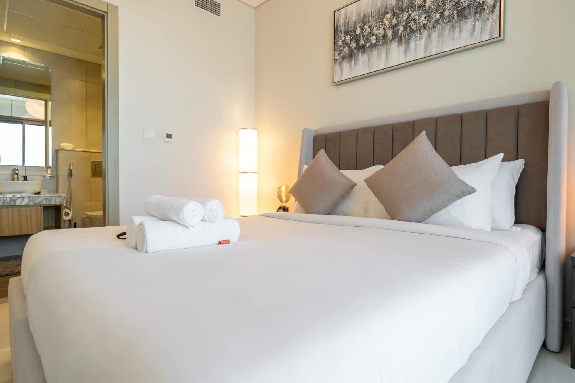 Modern Cozy 2-bedroom In Business Bay * Dubai