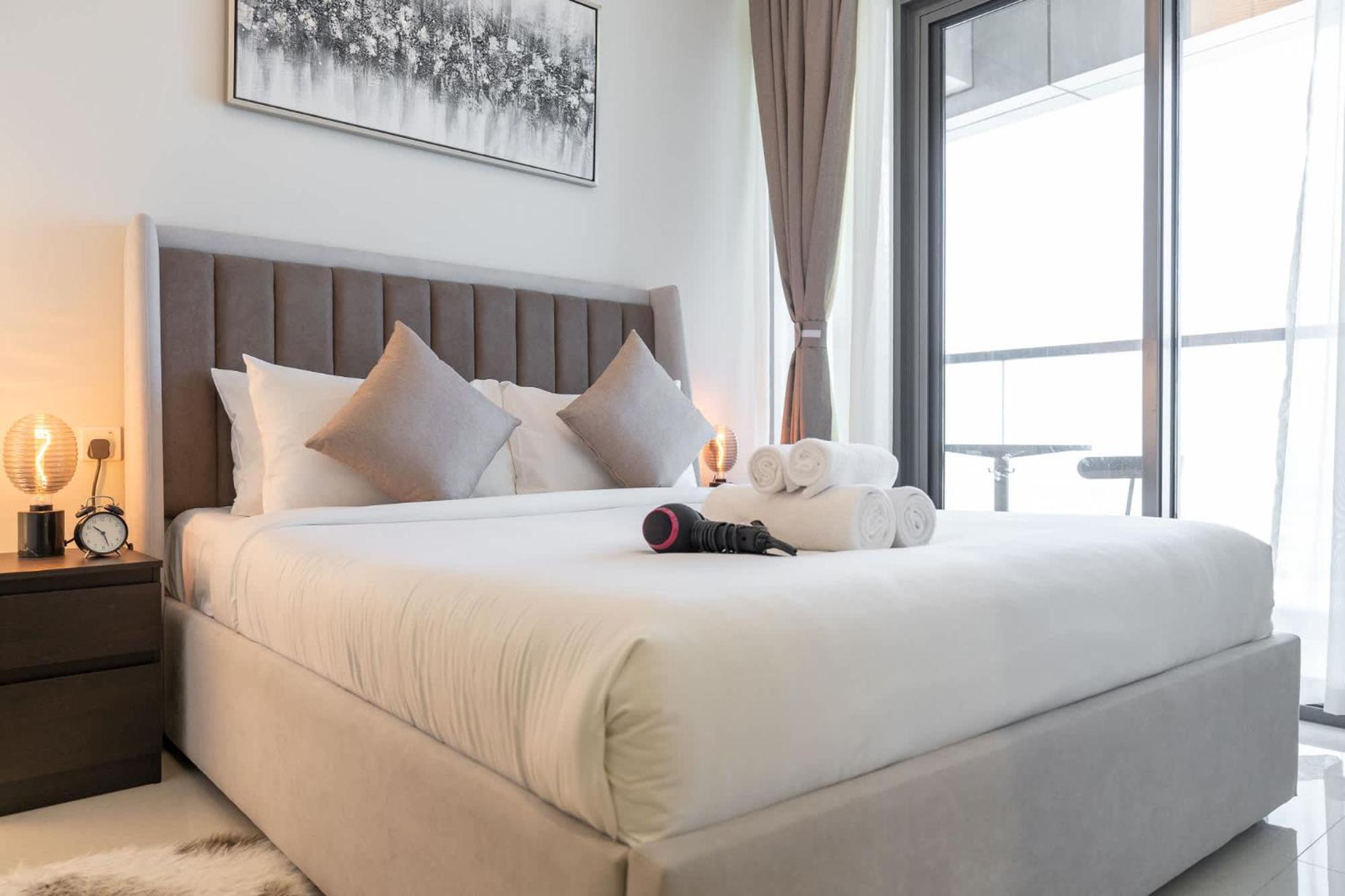 Modern Cozy 2-bedroom In Business Bay * Dubai