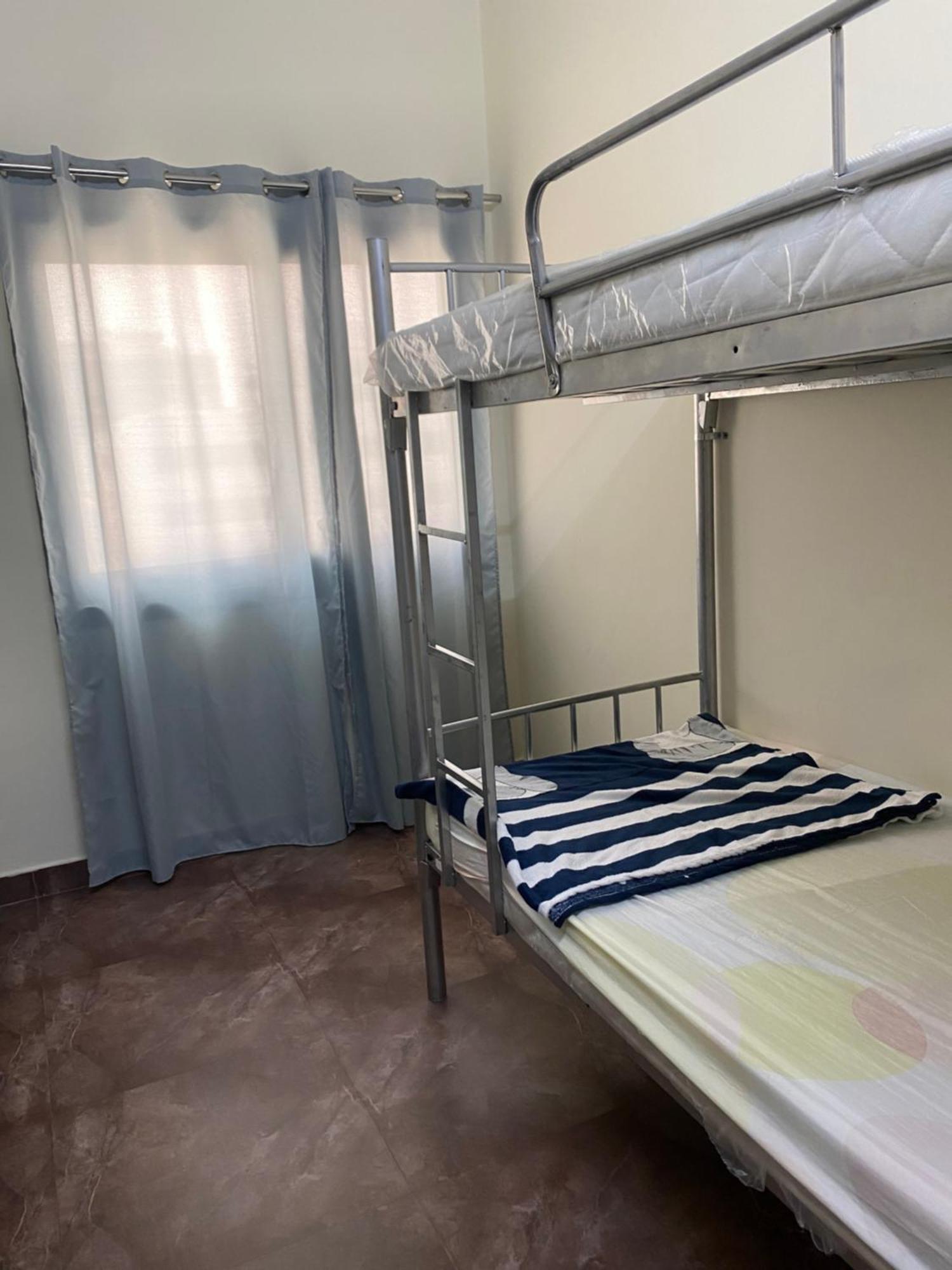 Sakhra Hostel Hostal Dubái