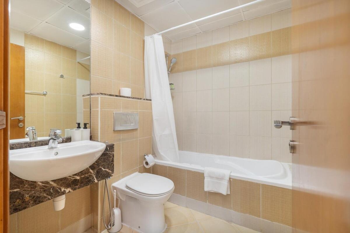 Serene 1-bedroom Perfect For Family In Marina Dubái