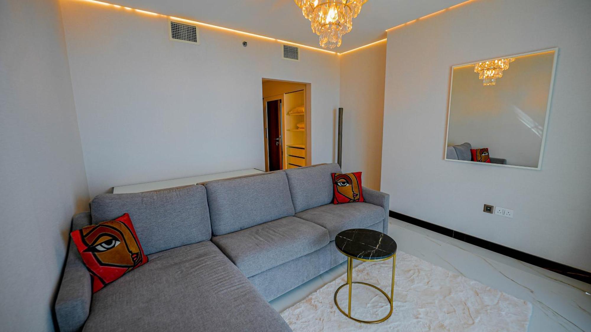 Stunning Infinite Sea View Three Bedroom Plus Maid's In Palm Jumeirah Dubái
