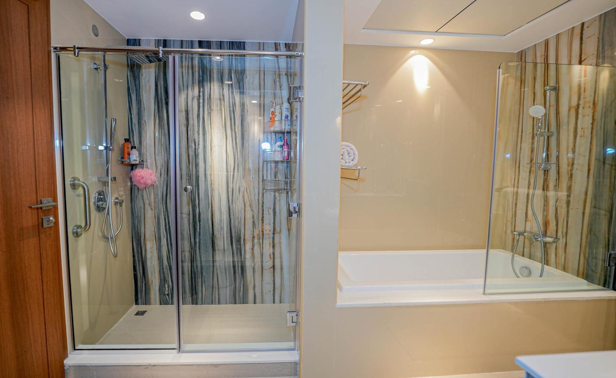 Stunning Infinite Sea View Three Bedroom Plus Maid's In Palm Jumeirah Dubái