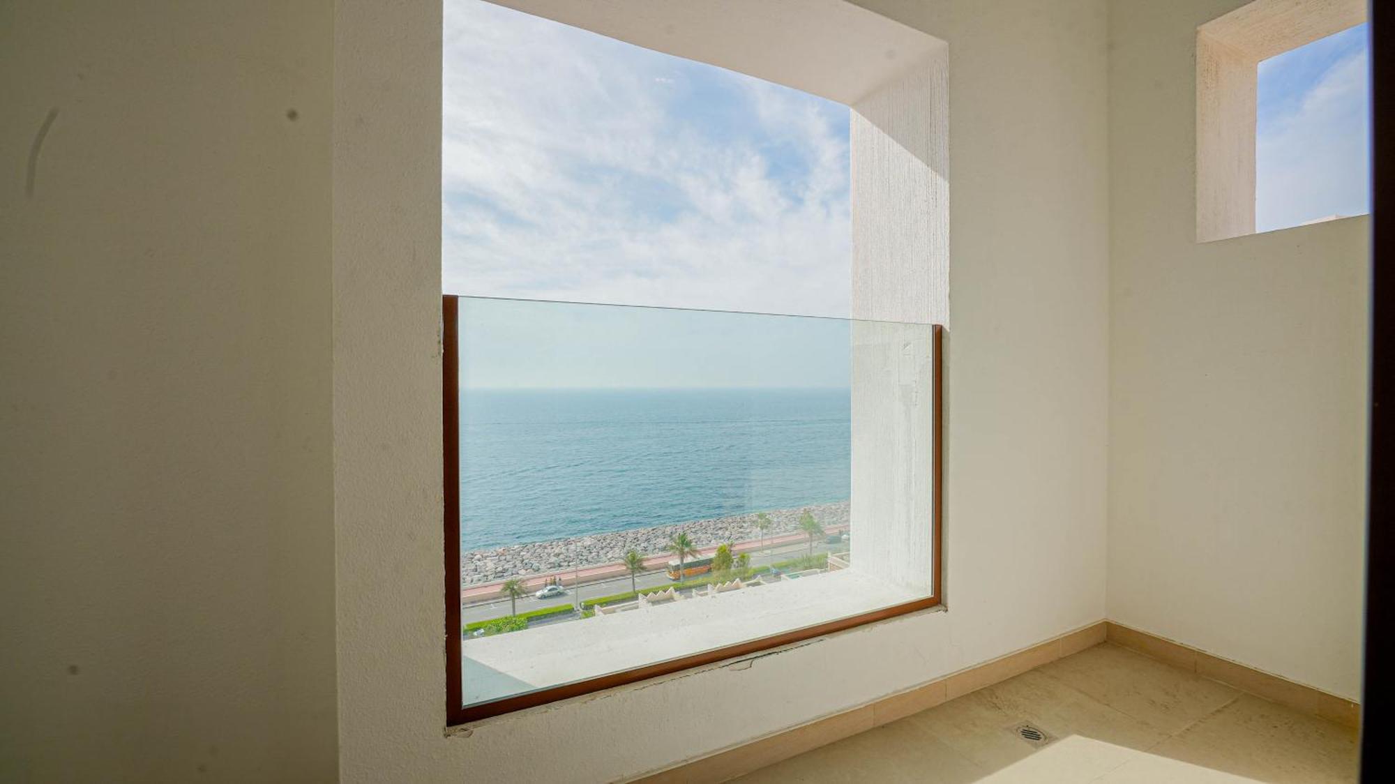 Stunning Infinite Sea View Three Bedroom Plus Maid's In Palm Jumeirah * Dubái