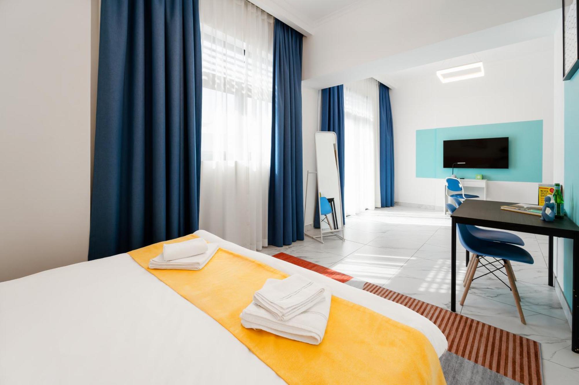 Izzzi Life Mint Apartahotel