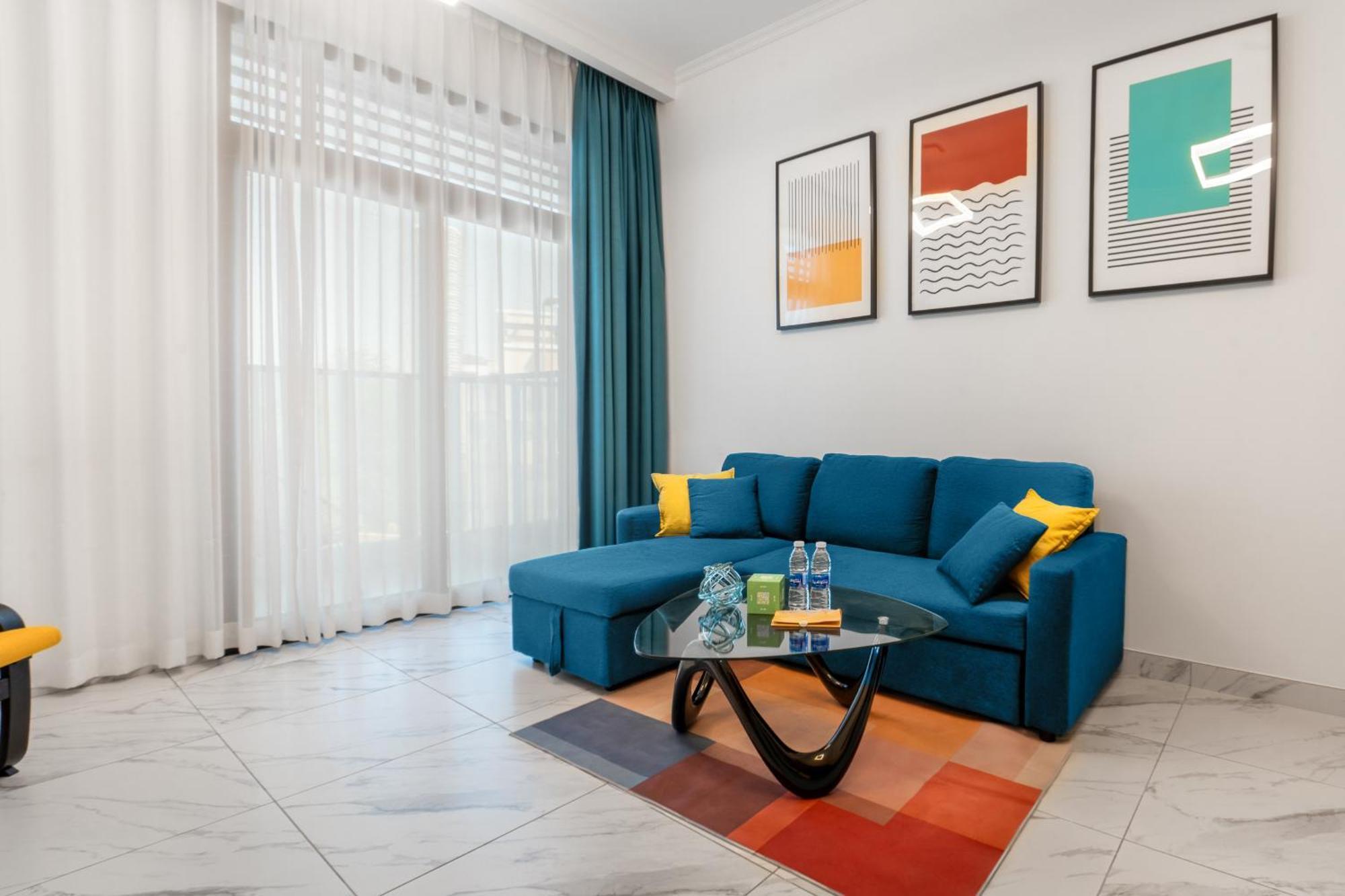 Izzzi Life Mint Apartahotel *