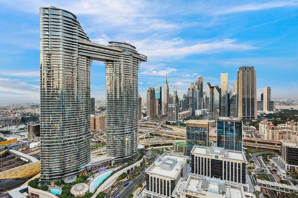 First Class 3br Panoramic Skyline View