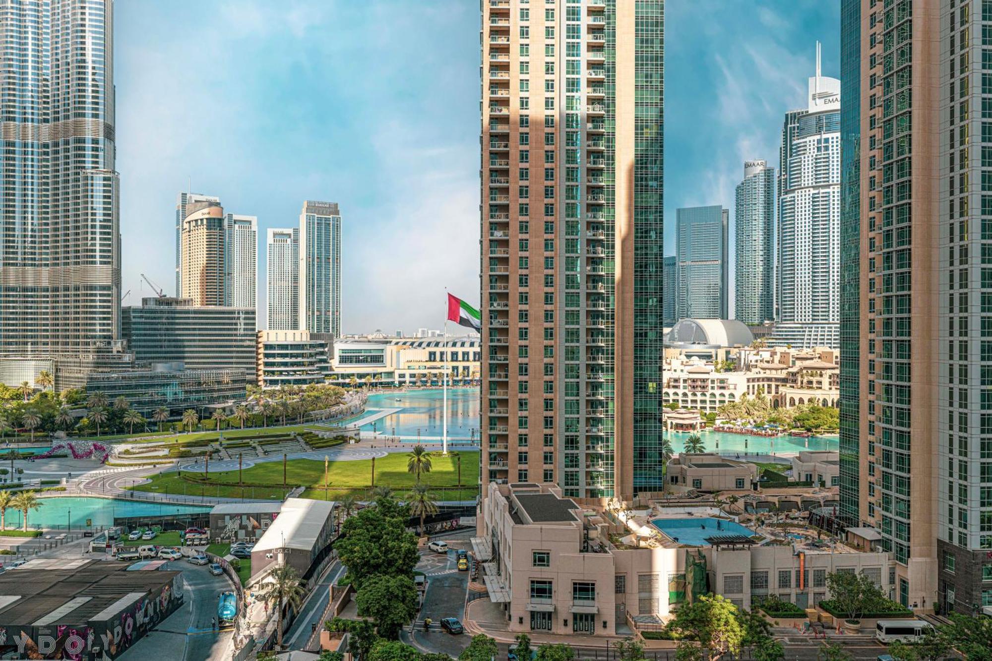Iconic 2br With Burj Khalifa And Fountain Views - Next To Opera And Near Mall Dubái
