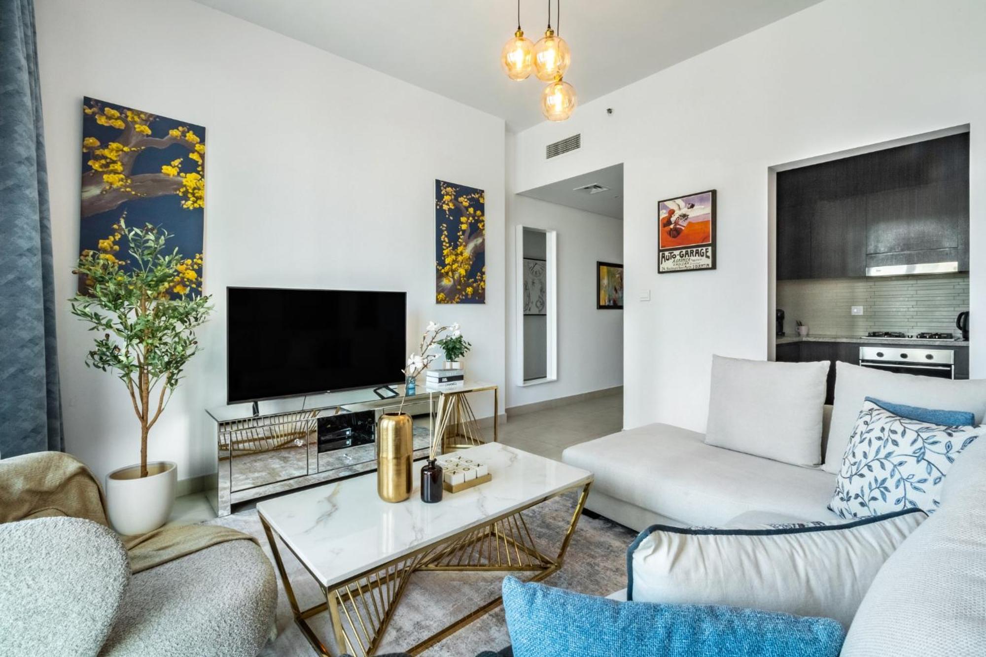 Classy Downtown Bliss With Mall Access Appartement