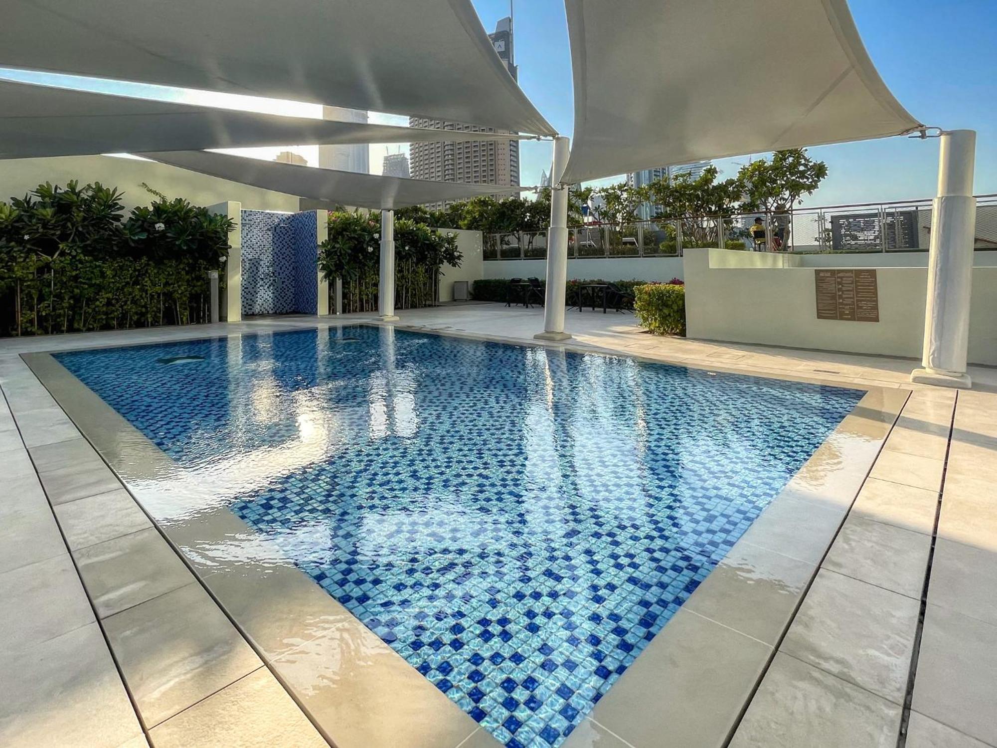 Classy Downtown Bliss With Mall Access Appartement Dubaï