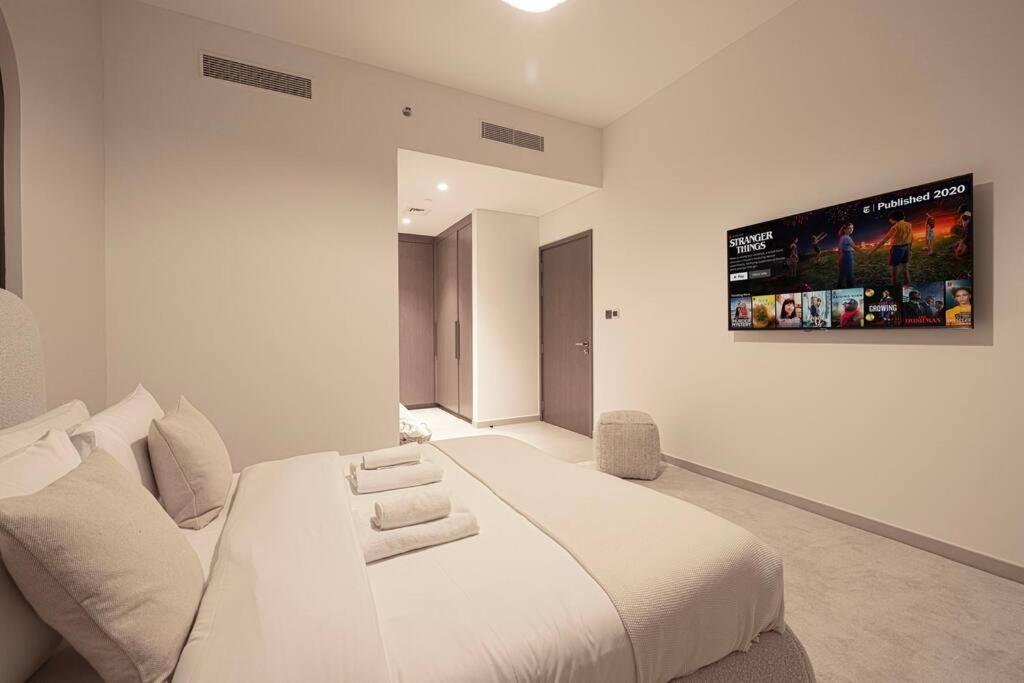 Iconic 2br With Burj Khalifa And Fountain Views - Next To Opera And Near Mall Dubái