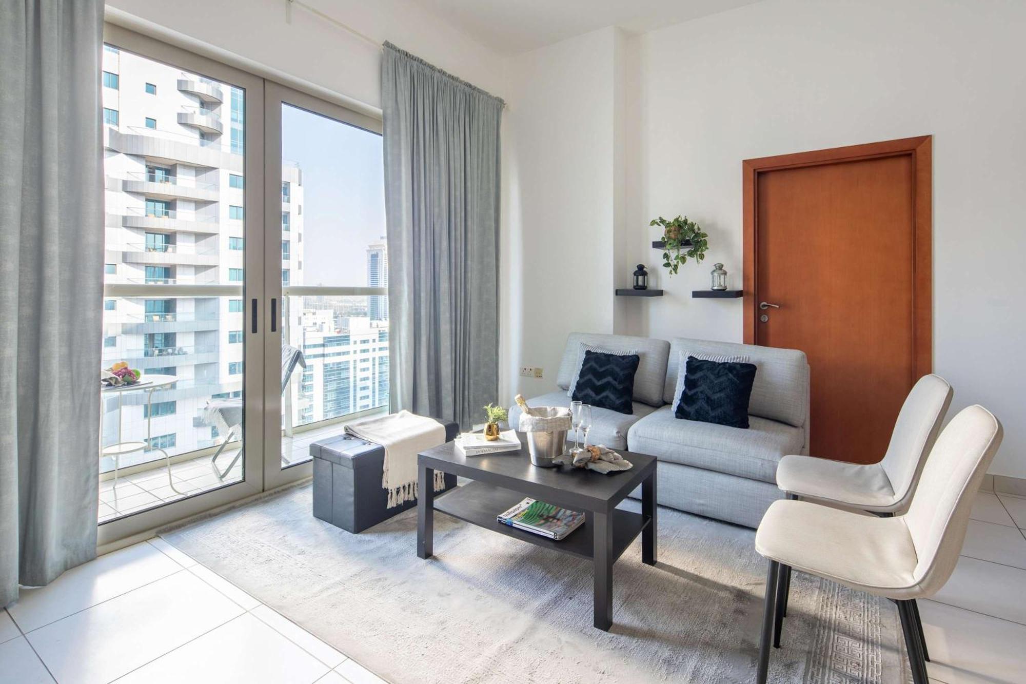 Frank Porter - Marina Views Tower A Apartment *