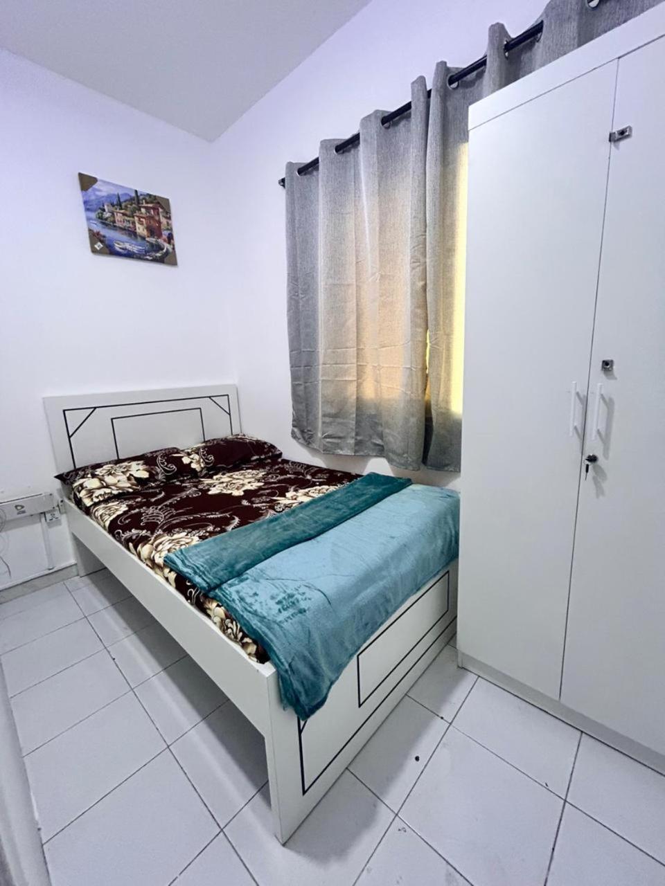 Decent Unisex Private In Rolla Street Bur Séjour chez l'habitant