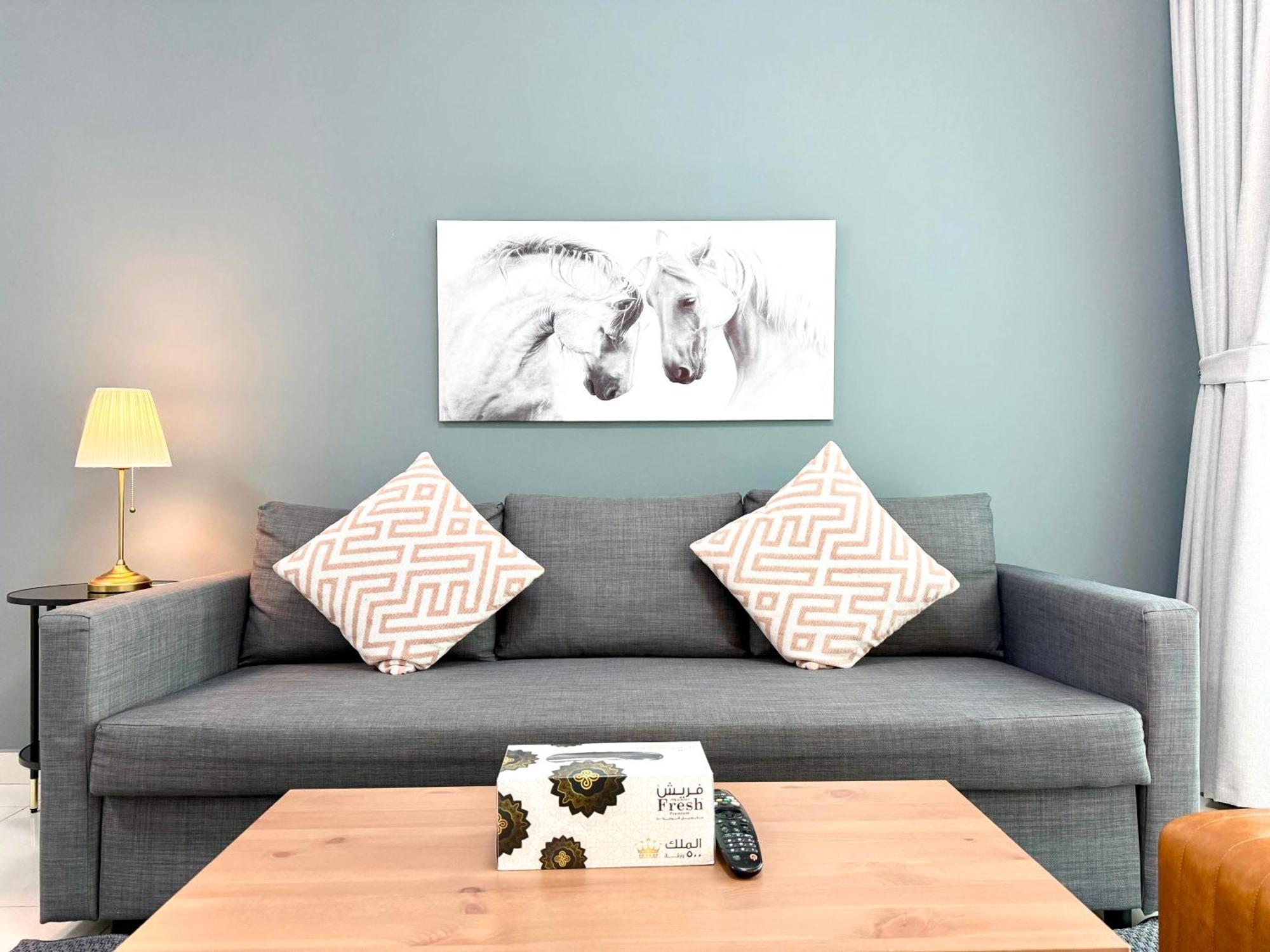 Stunning Views 1 Bedroom Flat, Near & Tram With Free Parking In Marina Apartamento Dubai