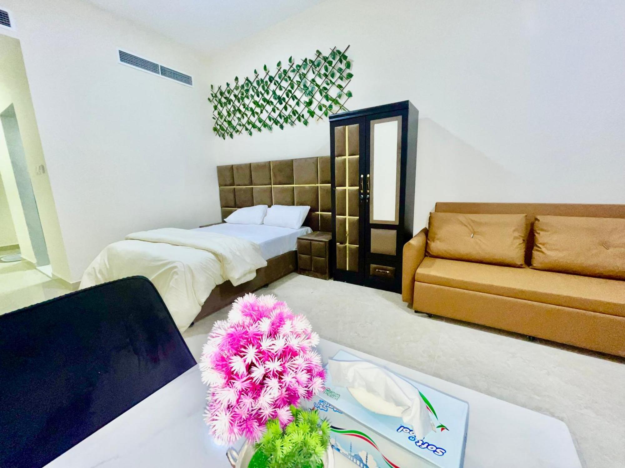Executive In Al Karama Dubaï