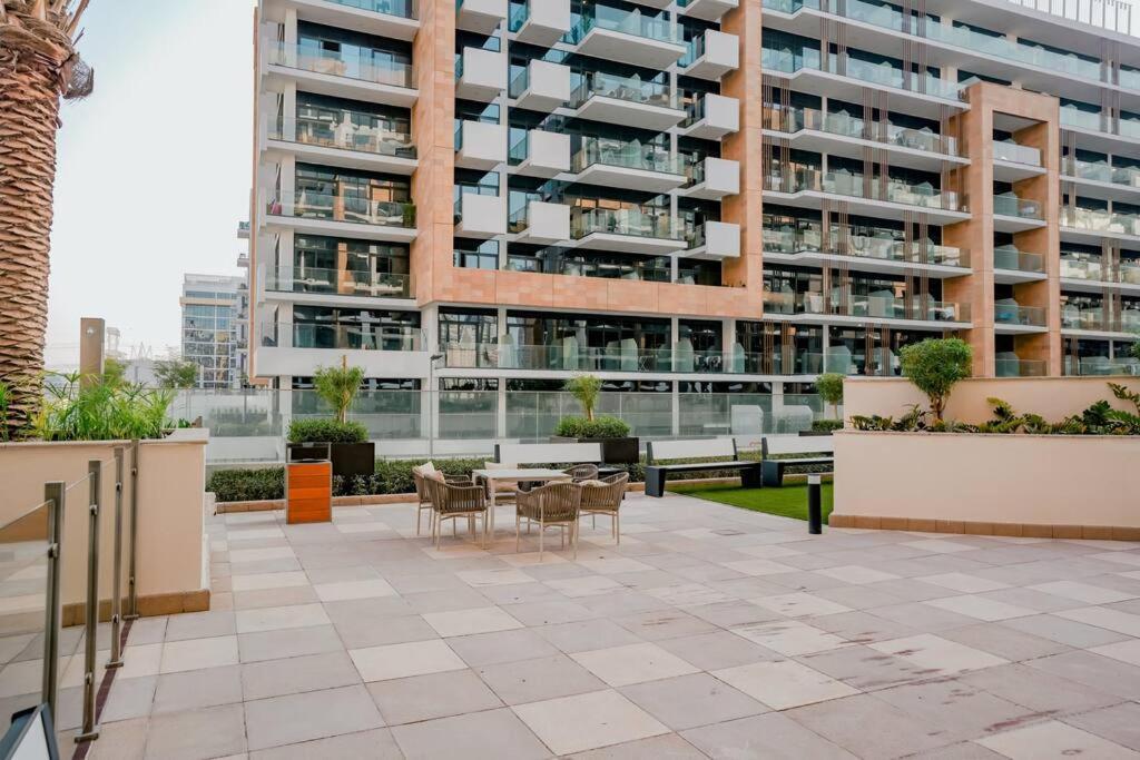Apartamento Cozy With Garden Views In Nad Al Sheba Dubai