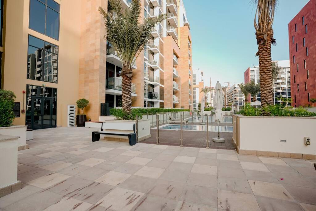 Cozy With Garden Views In Nad Al Sheba Apartamento Dubai
