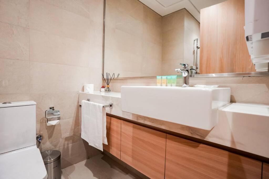 Apartamento Cozy With Garden Views In Nad Al Sheba