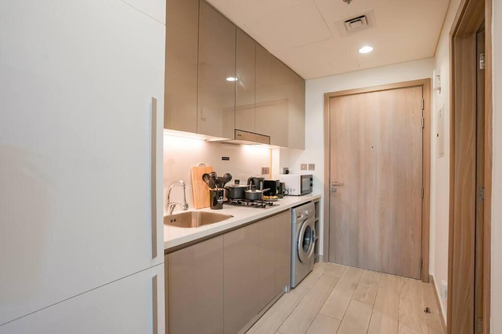 Cozy With Garden Views In Nad Al Sheba Apartamento