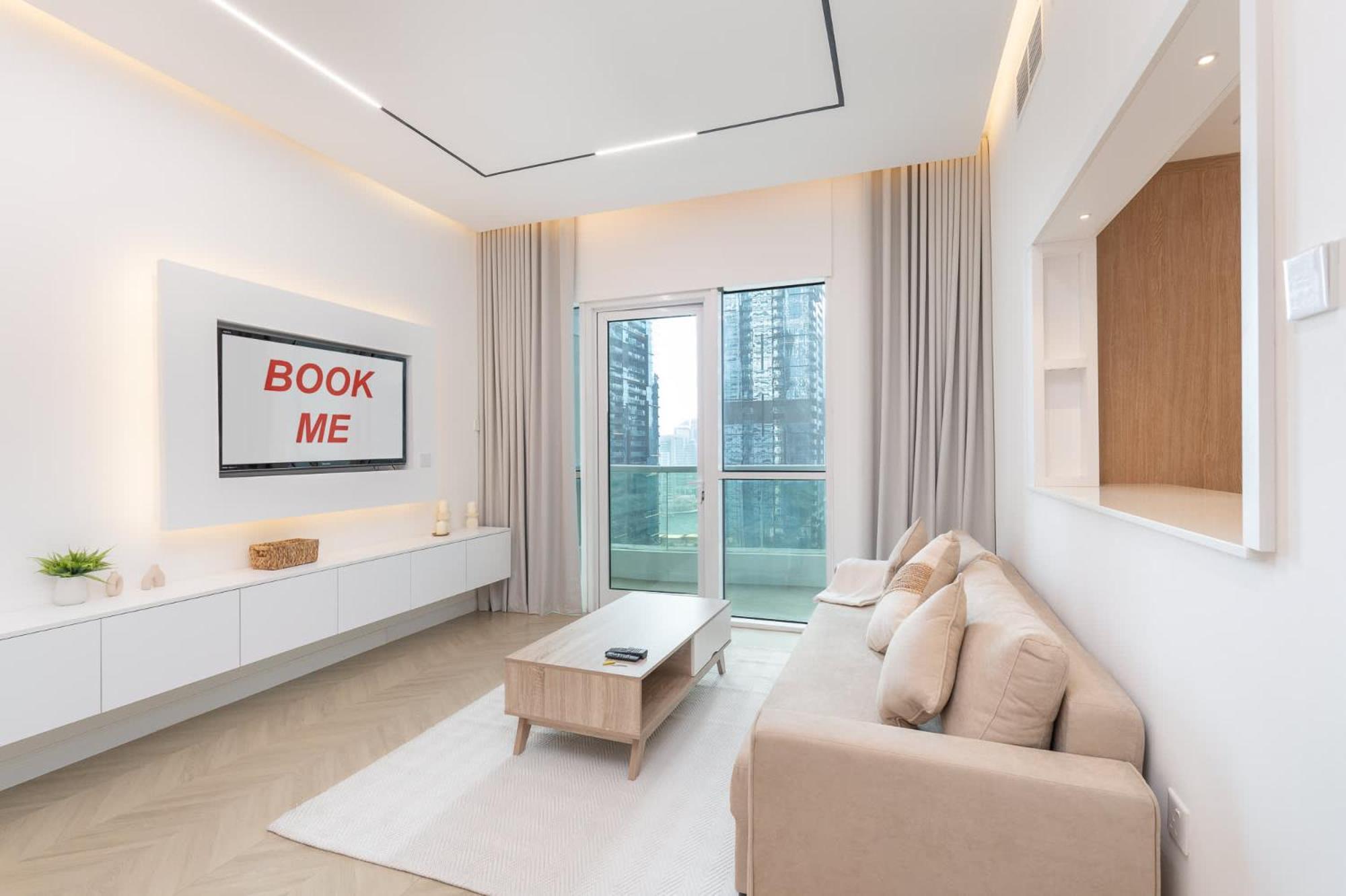 A Fabulous 1 Bedroom In Marina Pinnacle *