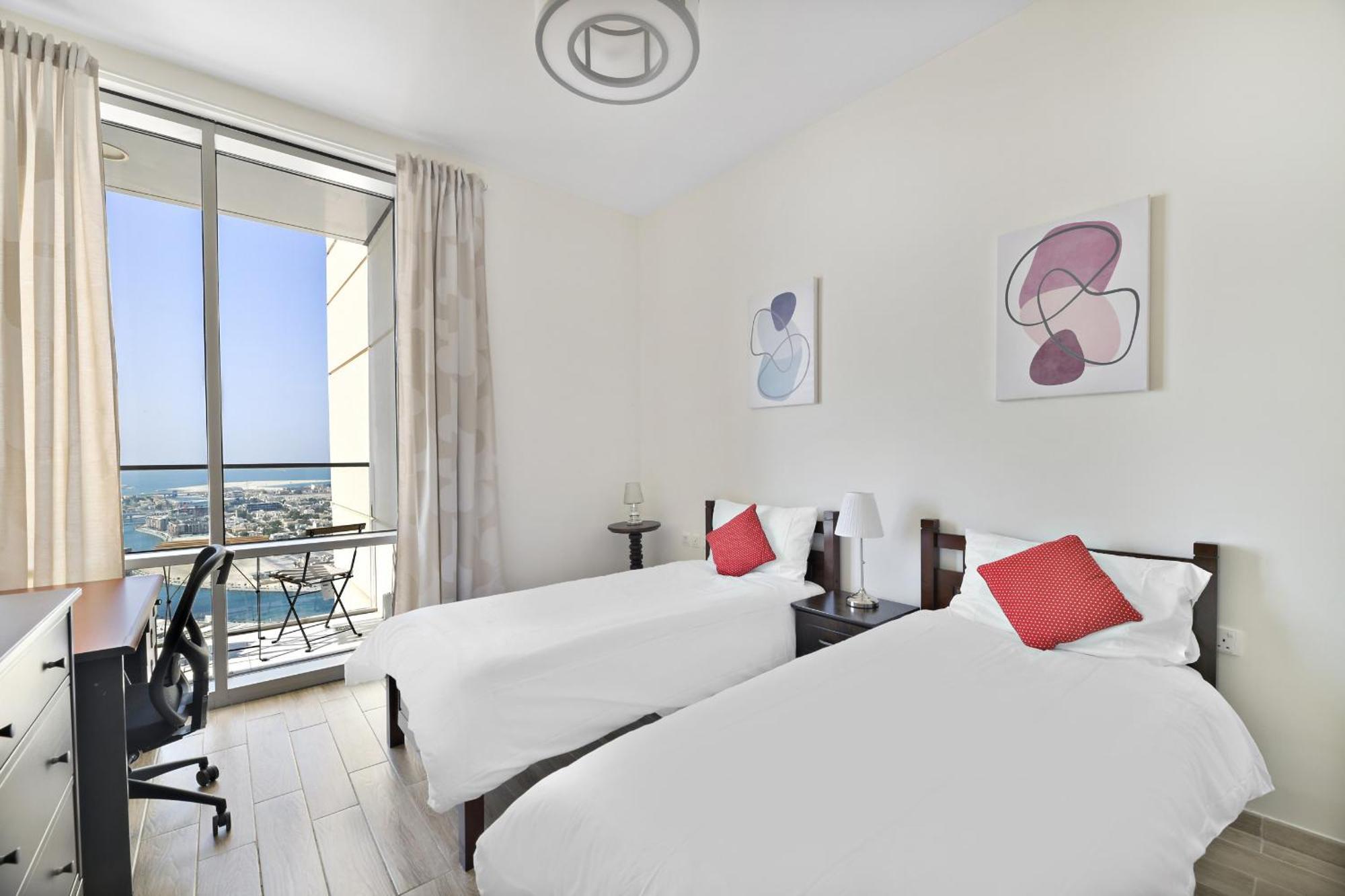 Vayk - Spacious Two-bedroom * Dubaï