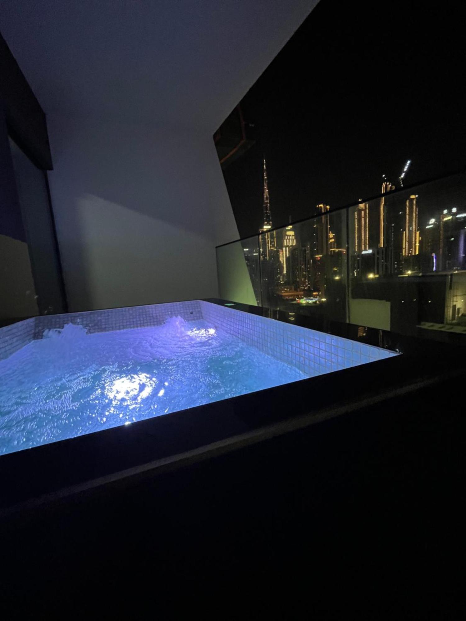 Apartment Luxury 2br Burj View & Jacuzzi