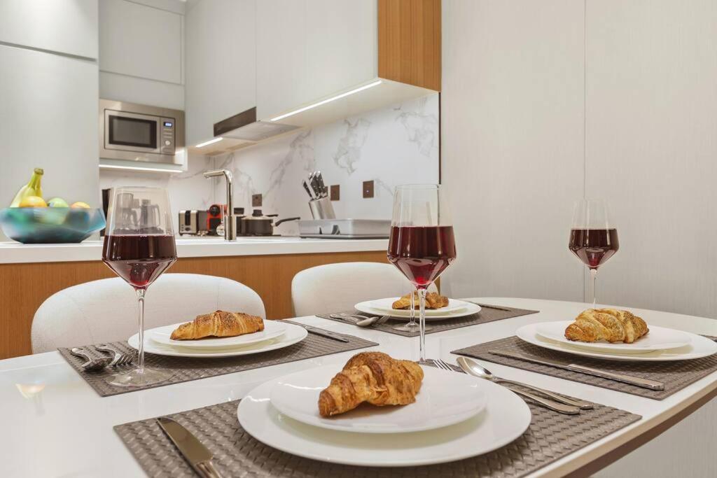 Appartement First Class 1br Charming City Views