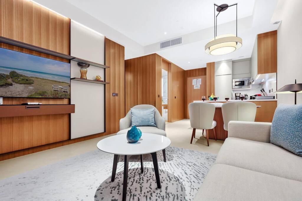 Appartement First Class 1br Charming City Views